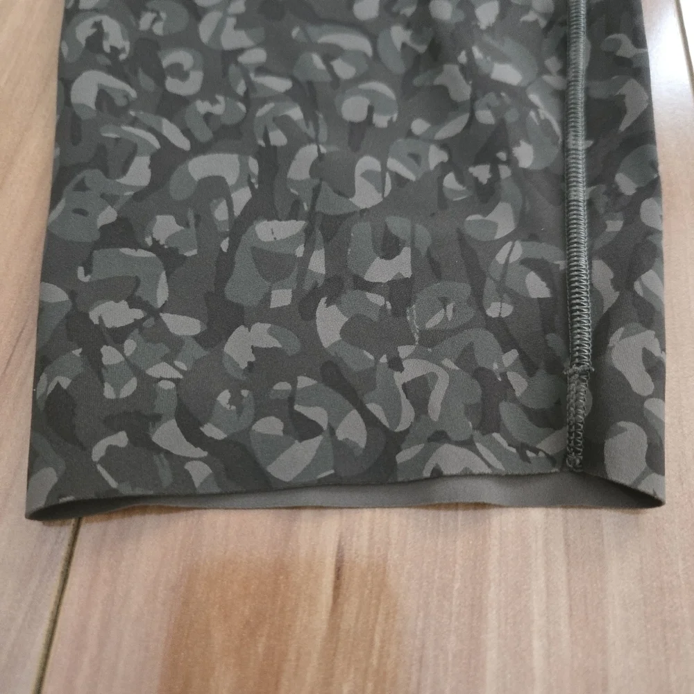 LuluLemon Base Pace High-Rise Tight Soft Leggings Green/Olive Multi Camo Size 12